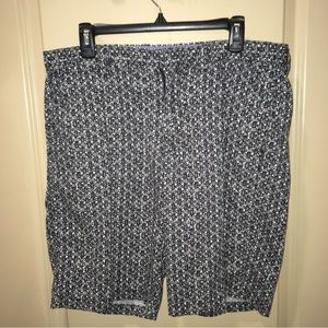 J. Crew Mens 34” Shorts black & white cool pattern